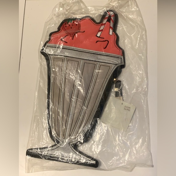 New Look Milkshake Clutch - Picture 3 of 4